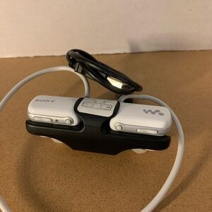 Sony Walkman Clip-On MP3 Player in White and Black